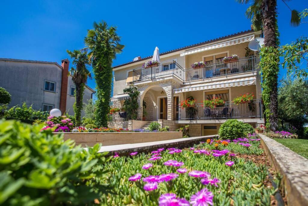 Apartment Garden View In For 2 - 3 Persons *