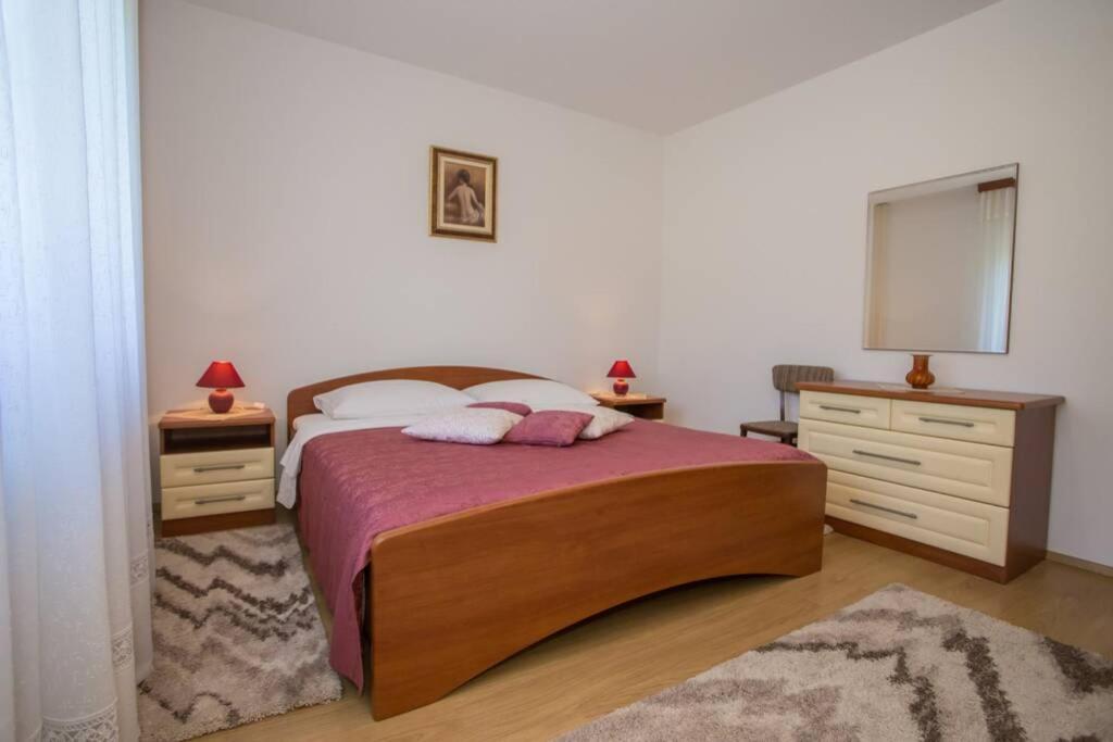 Garden View In For 2 - 3 Persons * Poreč